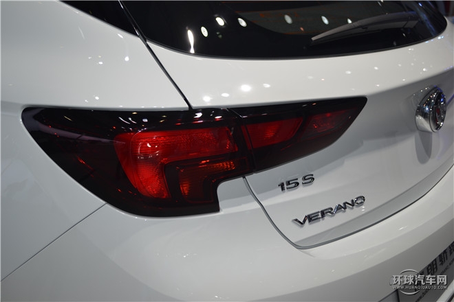 2016款 轎跑 15S 自動領(lǐng)先型