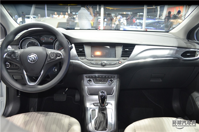 2016款 轎跑 15S 自動領先型