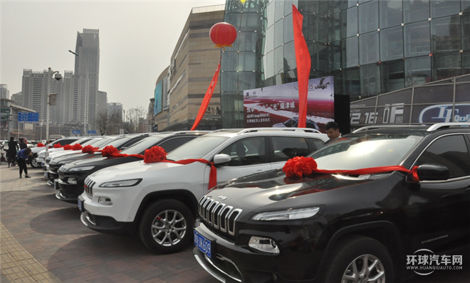 2015款 2.4L 自動 都市版