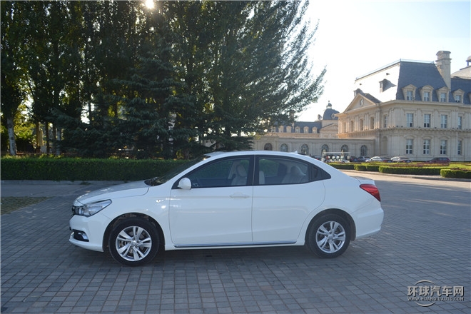 1.6L 手動(dòng)豪華版