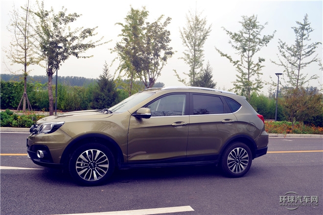 1.8T 自動兩驅超享版