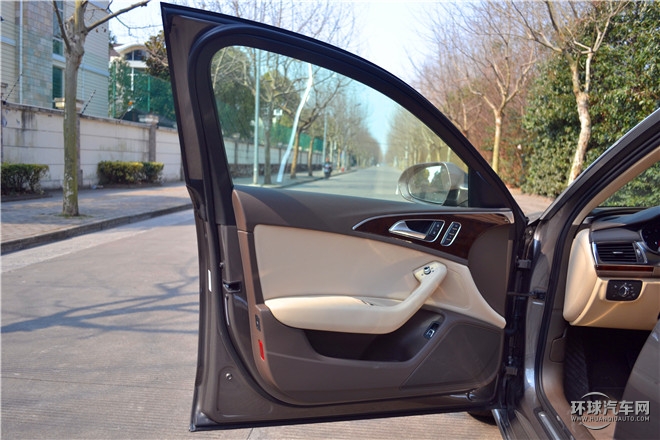 2016款 30 FSI 舒適型