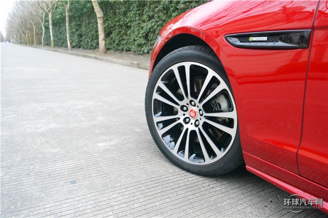 XF 3.0T 兩驅R-Sport運動版