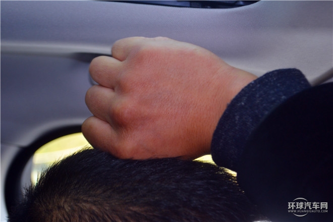 XF 3.0T 兩驅(qū)R-Sport運動版