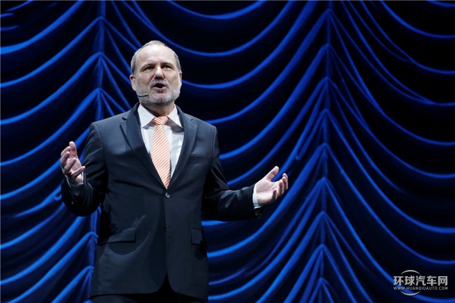 寶馬2系多功能旅行車 2015款 218i 運(yùn)動(dòng)設(shè)計(jì)套裝