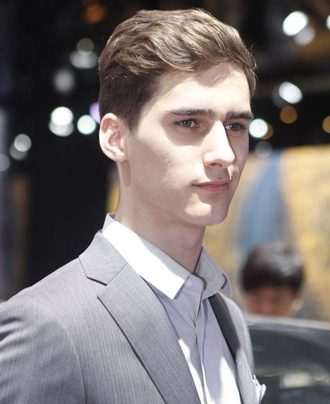 男人嫉妒女人尖叫 車展男模誘惑全場(chǎng)