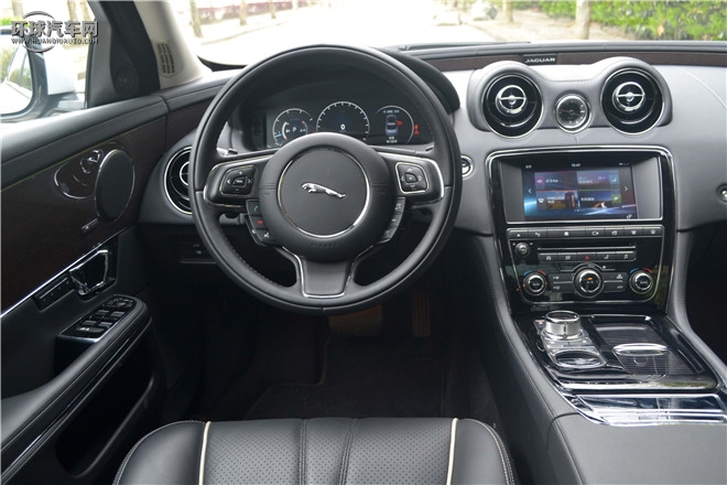 2016款 XJL 3.0 SC 四驅(qū)旗艦商務版