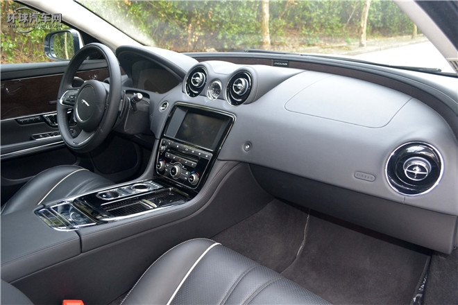 2016款 XJL 3.0 SC 四驅旗艦商務版