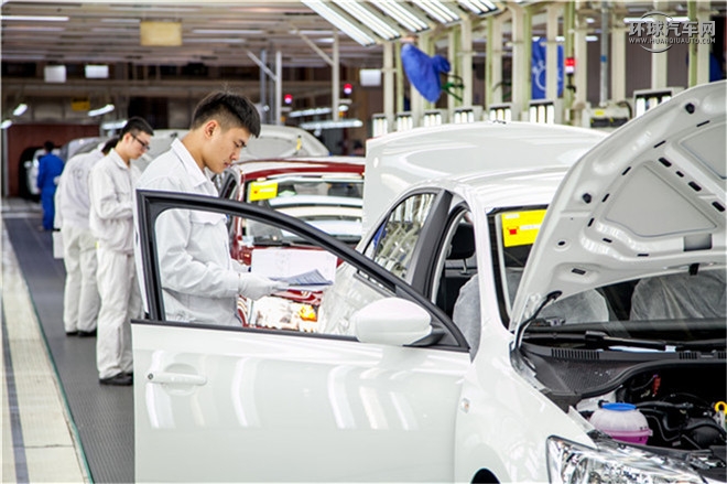 2015款 2.0TSI DSG至尊版