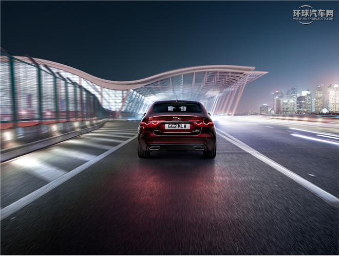 2016款 XF 2.0T 兩驅R-Sport運動版