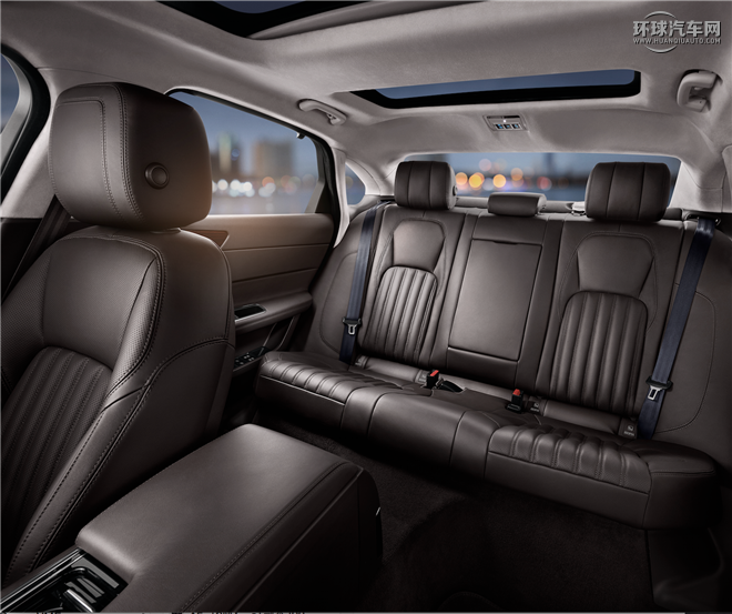 2016款 XF 2.0T 兩驅R-Sport運動版