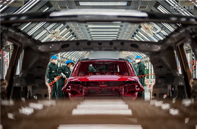 2016款 XF 2.0T 兩驅(qū)風華版