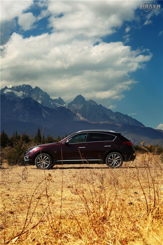 英菲尼迪（進(jìn)口）/英菲尼迪QX50/2.5L 四驅(qū)尊雅版