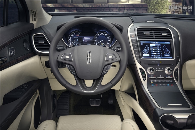 2015款 2.0T 兩驅(qū)尊享版