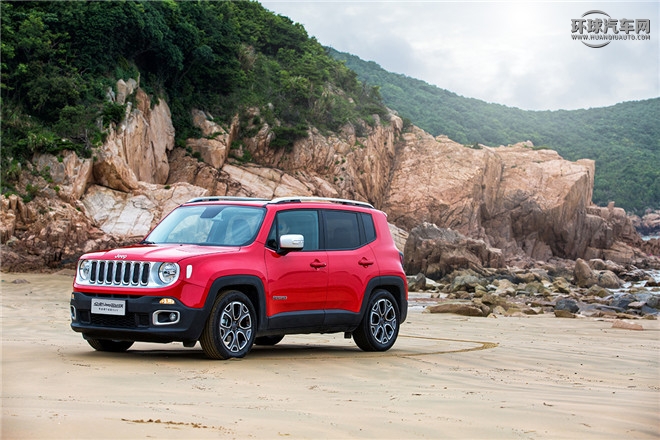 Jeep自由俠官方圖片