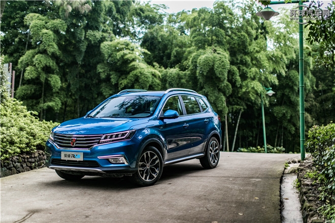 2016款 2.0T 四驅(qū)互聯(lián)網(wǎng)智尊版