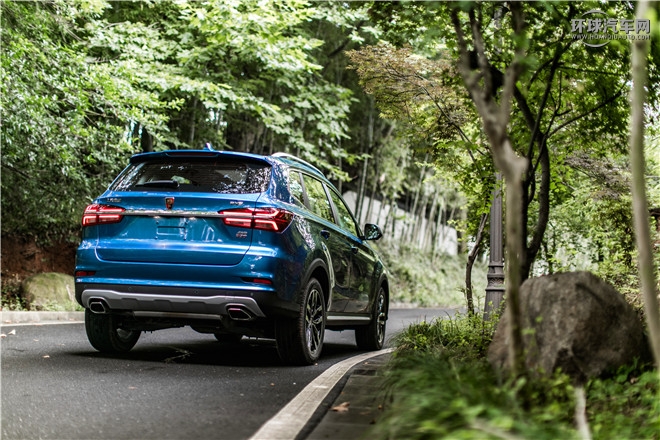 2016款 2.0T 四驅(qū)互聯(lián)網(wǎng)智尊版