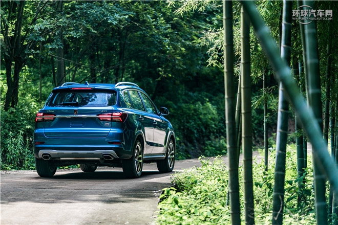 2016款 2.0T 四驅互聯網智尊版