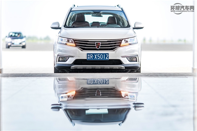 2016款 2.0T 四驅互聯網智尊版