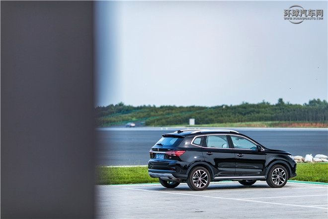 2016款 2.0T 四驅互聯網智尊版