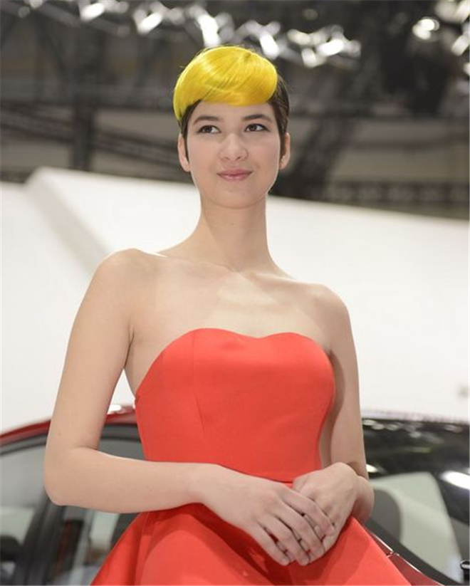 吐槽那些年車模們的雷人造型