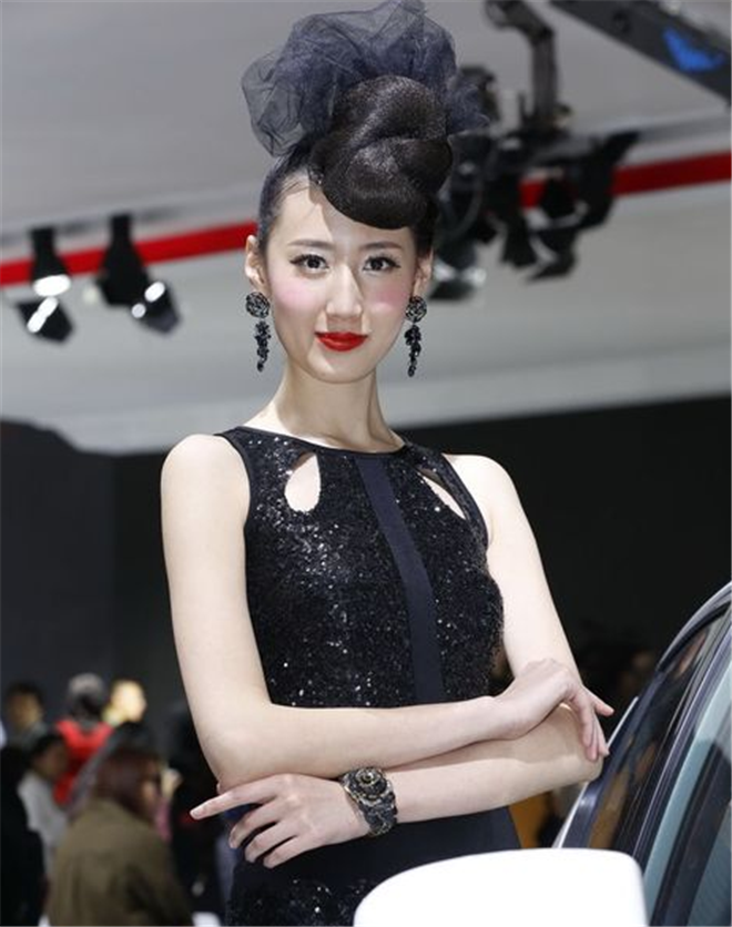 吐槽那些年車模們的雷人造型