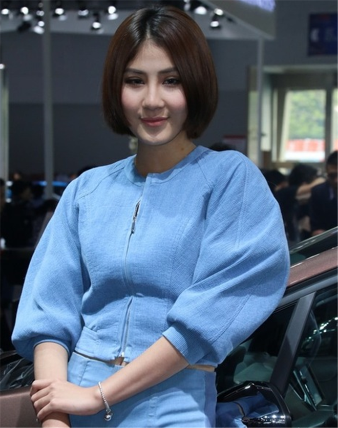 吐槽那些年車模們的雷人造型