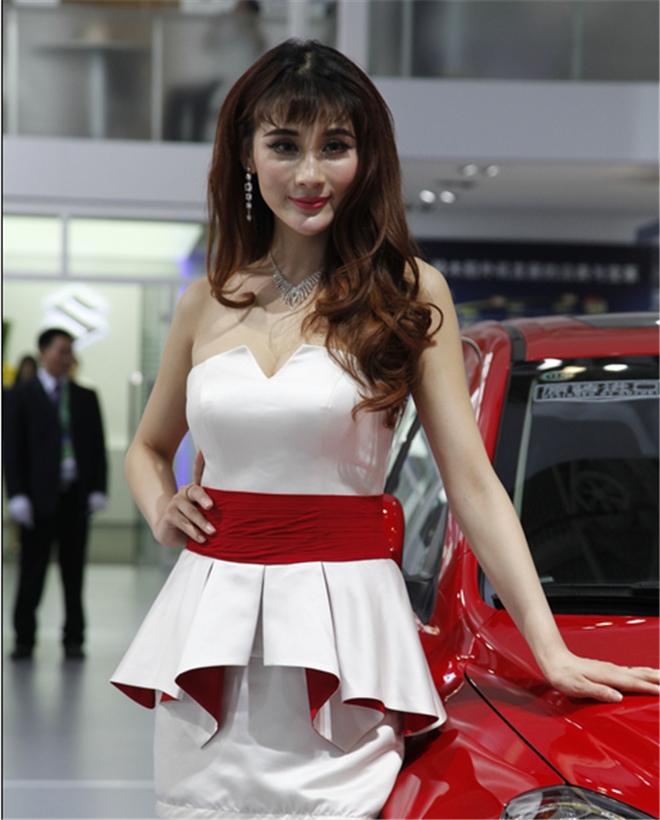 吐槽那些年車模們的雷人造型