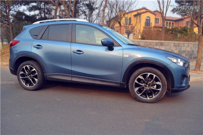 2015款 2.5L 自動(dòng)四驅(qū)旗艦型