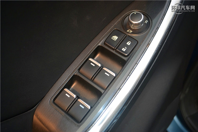 2015款 2.5L 自動四驅(qū)旗艦型