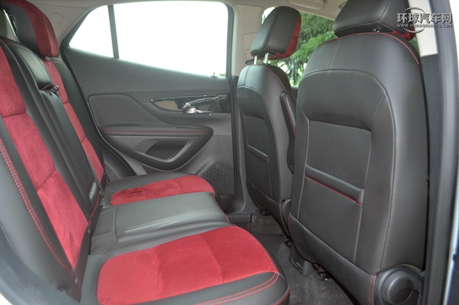 2016款 18T 自動(dòng)兩驅(qū)都市精英型