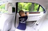 你以為的安全，正將孩子置于死地——別將孩子單獨留在車內！