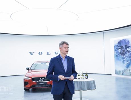 李曉峰藝術作品在沃爾沃汽車品牌體驗中心（中國）展出