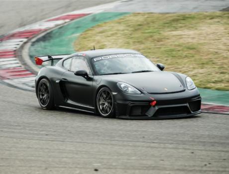 夢始賽道 保時捷見證吳亦凡開啟賽車運動生涯