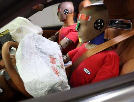 20萬級更好開的轎跑！看歐拉閃電貓如何在綜合評測中脫穎而出